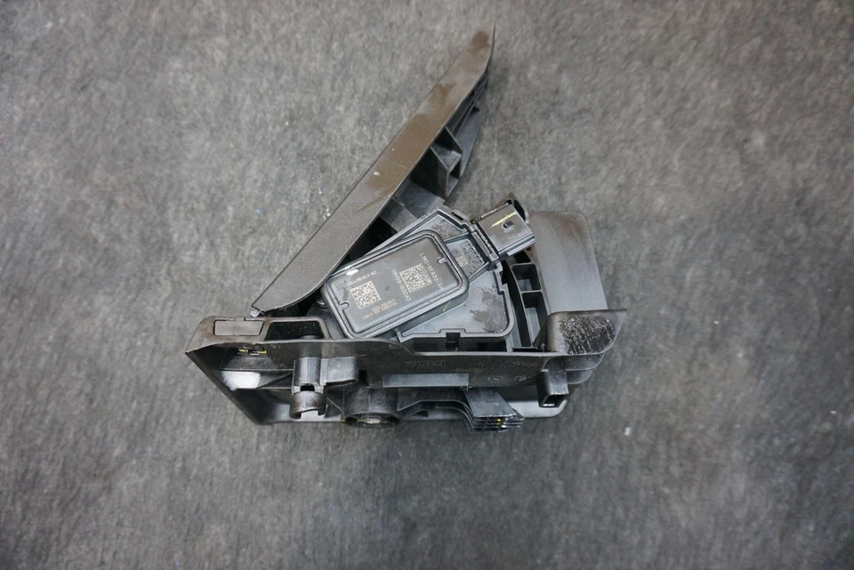 Sensor de viaje acelerador de pedal de gasolina 9F836K863G Lincoln Aviator Reserve 2020-24 Foto 4 de 4