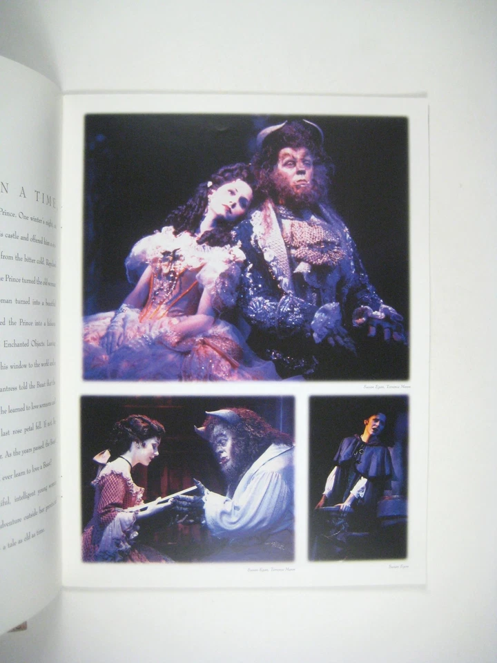 Programa de recuerdos de La Bella y la Bestia de Disney firmado por el elenco 1994 Teatro NY Broadway Foto 3 de 4