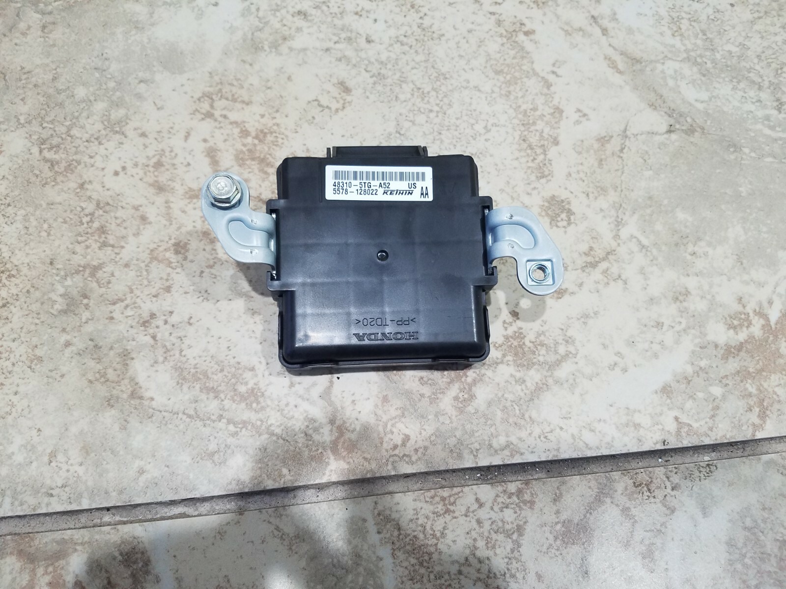 2017 2018 Honda CR-V ALL WHEEL DRIVE CONTROL UNIT 48310-5tg-h52 