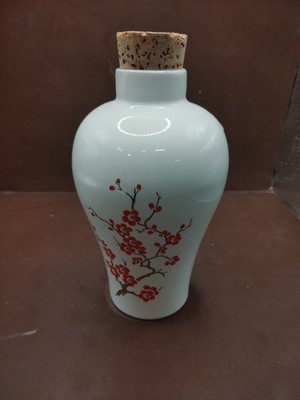 Avon Imperial Garden Ceramic Vase Bath Crystals (Empty) 18oz  1973 White Orange