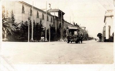 CALIFORNIA RPPC POSTCARD: PALACE OF VARIED INDUSTRIES, SAN FRAN, CA - COSMO PRNT