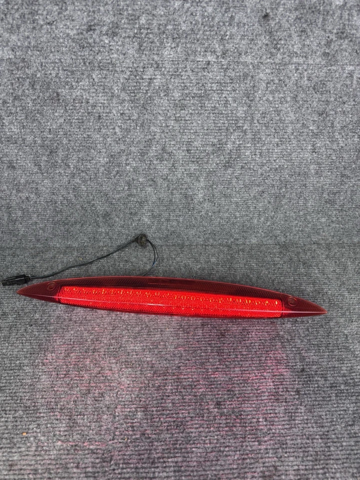 Tercera luz de freno Buick Rendezvous 2002-2007 montaje alto rojo OEM PROBADO Foto 2 de 4