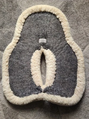 Beval Saddlery therapeutische Widerristentlastung stoßdämpfendes Filz-Halbpolster voll - Bild 1 von 2