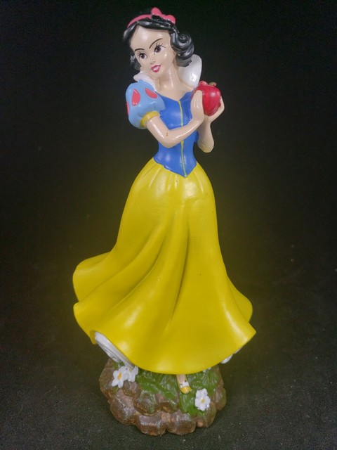 Snow White & Seven Dwarfs: Princess SNOW WHITE Garden Statue / Figurine 8