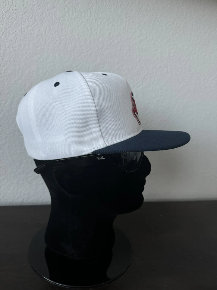 RETRO THROWBACK CLASSIC CHIEF WAHOO LOGO INDIANS WHITE & NAVY BLUE SNAPBACK HAT - Image 3 of 4