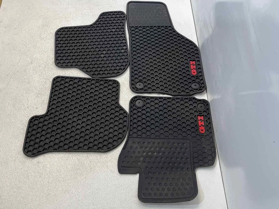 Juego de 4 alfombrillas delanteras y traseras para todo tipo de clima para VOLKSWAGEN GOLF GTI 10-14 OEM Foto 3 de 4