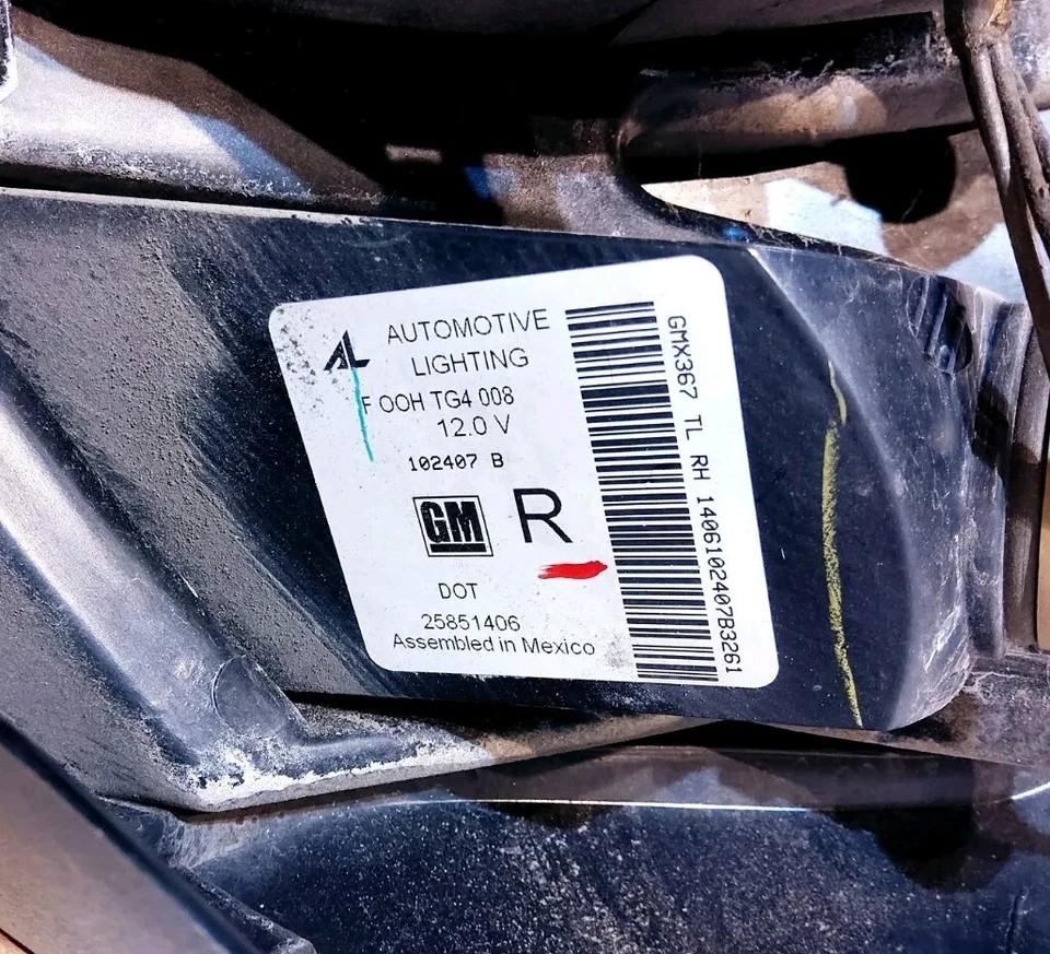 2004-2008年庞蒂亚克大奖赛乘客(RH)尾灯四分之一面板Mtd磨损 — 第 2/4 张图片