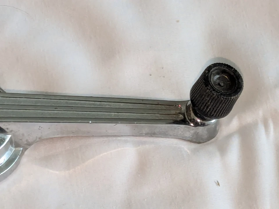 Vintage 1967 FORD FAIRLANE RANCHERO MERCURY INTERIOR WINDOW CRANK C70B-6223348-B - Image 4 of 4