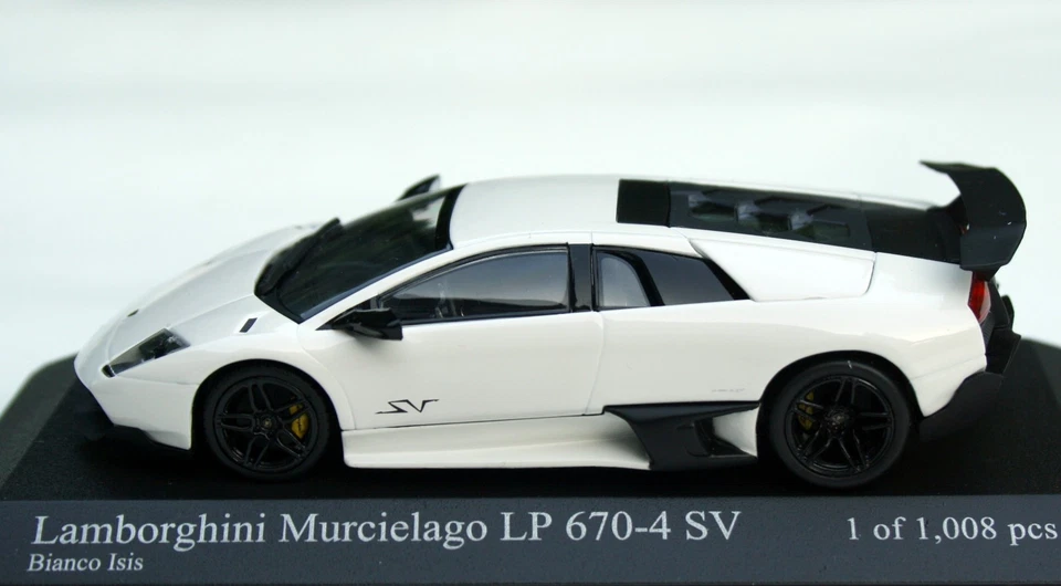 Lamborghini Murciélago LP 670-4 SV Anno 2009-2010, Bianco, Minichamps In M. 1:43 - Immagine 3 di 4