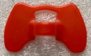 24 pieces pinless peepers with pliers poultry blinders large, red plastic