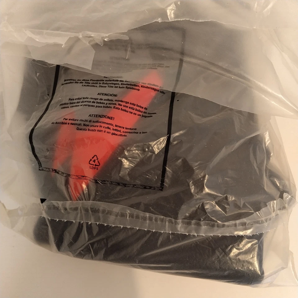 Osprey Mens Shorty Origin 3mm Wetsuit | Short Sleeve Neoprene Wetsuit, Black/Red - Image 4 of 4