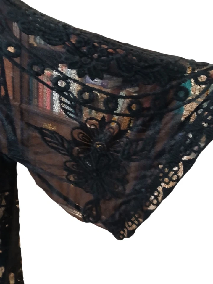 Kimono largo verde abierto encaje bordado caprichoso grunge bosque hada Foto 3 de 4