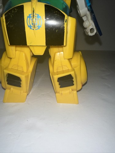 Playskool Heroes: Transformers Rescue Bots #33071 Bumblebee 2010 - Picture 4 of 15