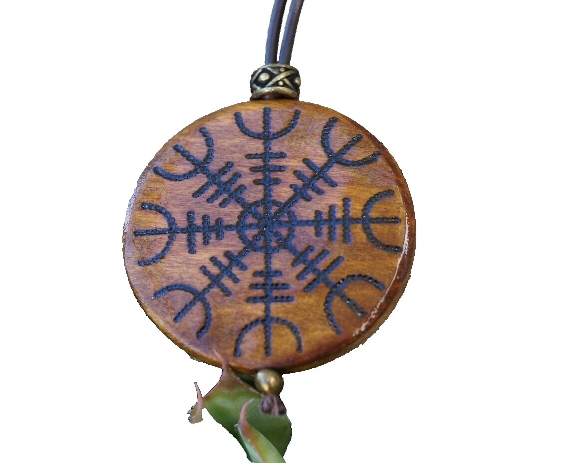 Collares y colgantes artesanales con colgante de bronce