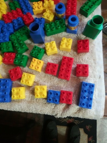 Assortment Of 85+ Piece Lego Blocks - Picture 9 of 9