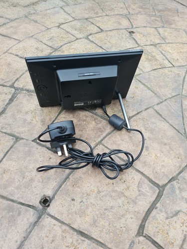 Sony S-Frame DPF-E72N Digital Photo Frame with Stand - No Remote - Picture 10 of 13