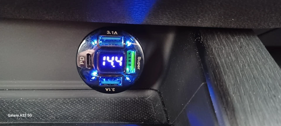 Auto Ladegerät USB-C USB A Zigarettenanzünder Ladeadapter KFZ Schnell-Ladegerät - Bild 2 von 4