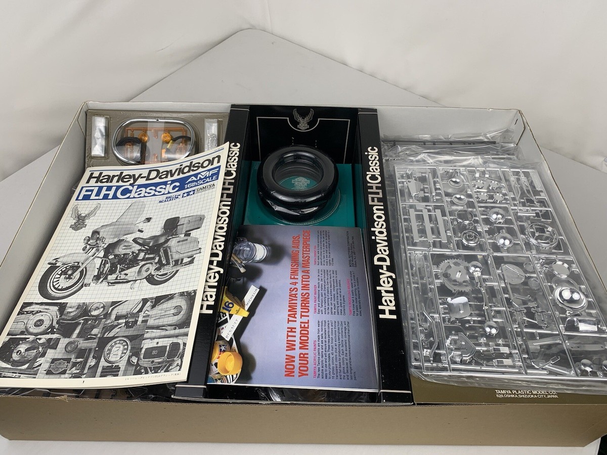 Tamiya Harley- Davidson FLH Classic Big 1/6 Scale Model Kit