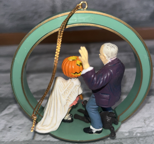 Norman Rockwell Halloween Christmas Collection Ornament Ghost 1987 - Picture 4 of 6