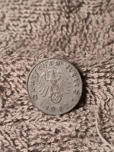 A 1942 World War 2 1 Reichspfennig ~ Germany, Has Flaws , See Photos!! - Picture 9 of 12