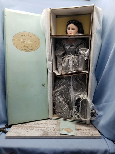 Magic of Grace Silvia Porcelain Doll Brigitte Von Messiver New In Box - Picture 7 of 9
