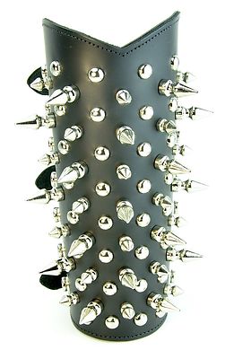 SPIKE AND STUD LEATHER GAUNTLETS DEATH METAL PUNK CYBER GOTHIC  70'S 