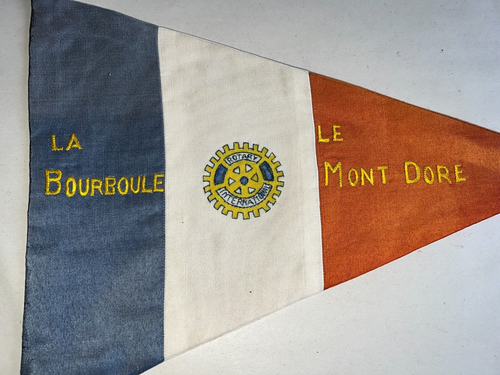 Ancien fanion Rotary Club International La Bourboule Le Mont Dore - Imagen 2 de 3