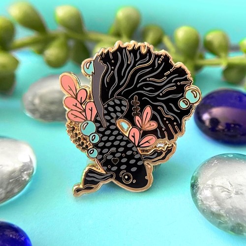 Black Betta Fish Enamel Pin - NEW in Packaging Animal, Pet, & Nature Jewelry - Picture 2 of 5