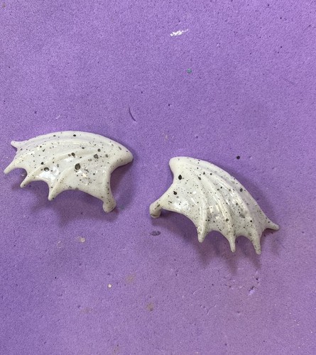 MONSTER HIGH Haunted Rochelle Goyle Doll pair WINGS accessories Replacement V2 - Picture 3 of 6
