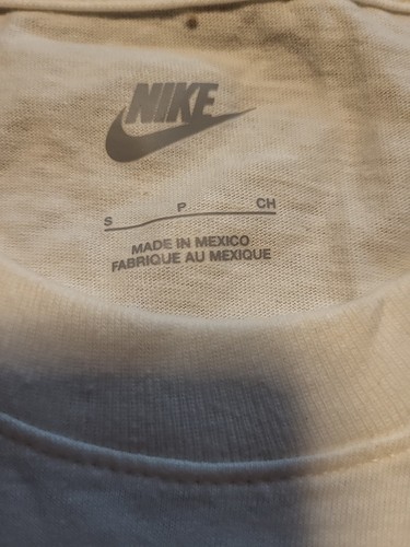 Nike Men's Sportswear Collectible Happy Holidays T-Shirt, White, S, Regular US - Picture 2 of 9