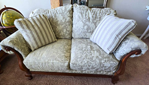2 Traditional Beige Floral Print Sofa & Loveseat , Roll Arms, Wood Frame, 5-Seat