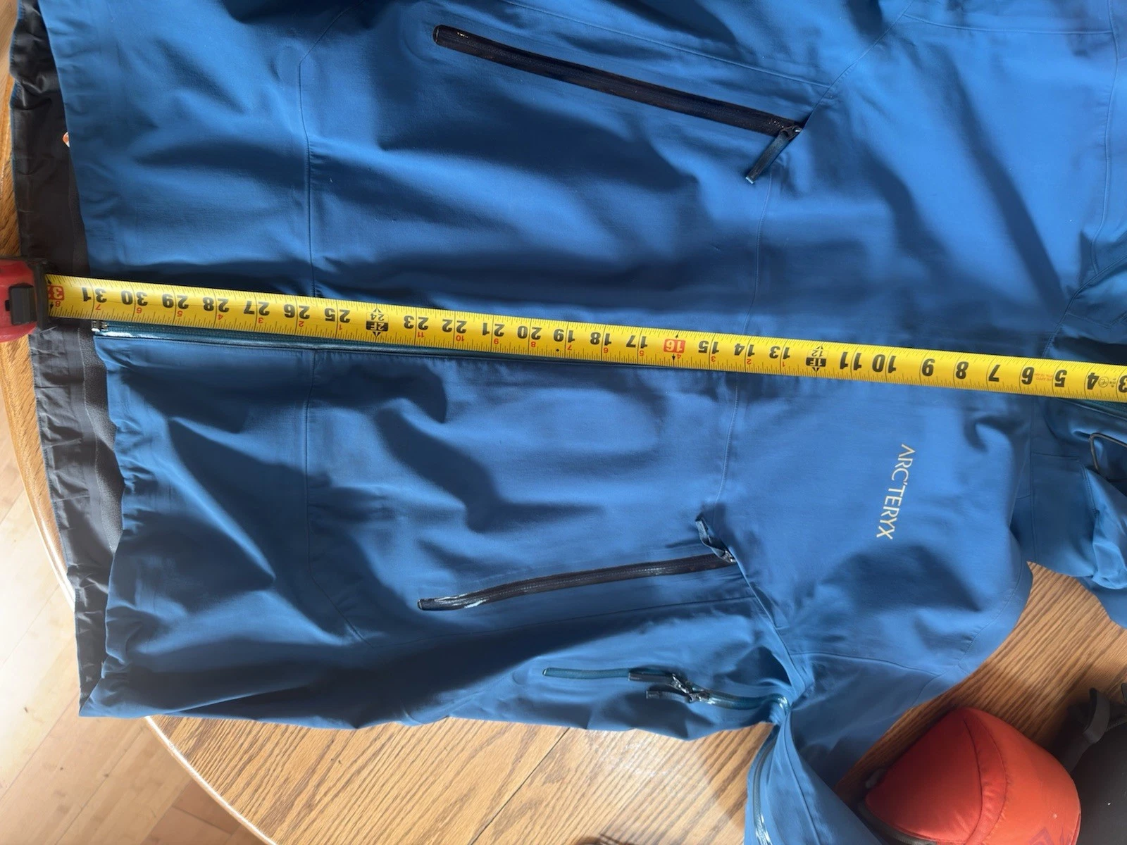 Arc'teryx Men's Blue GoreTex Jacket Size L - product detail image 6