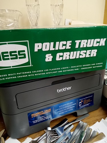2023 Hess Truck Police Truck & Cruiser MINT IN BOX NEW - Bild 2 von 3