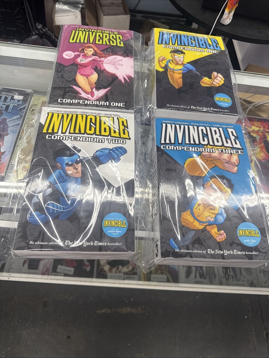 アメコミ・英語版　2冊セット　INVINCIBLE UNIVERSE Invincible Universe Volume 2 - Walmart.com