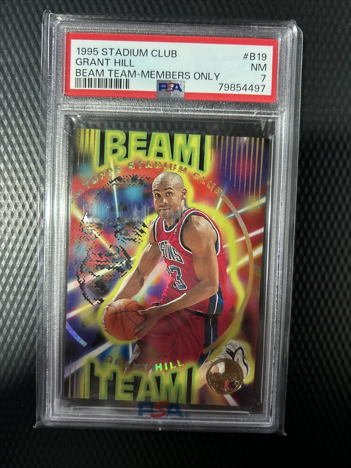 1995-96 Topps Stadium Club - Beam Team Grant Hill #B19 Members Only PSA 7