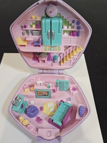 1994 Polly Pocket Home Setting - Picture 3 of 9