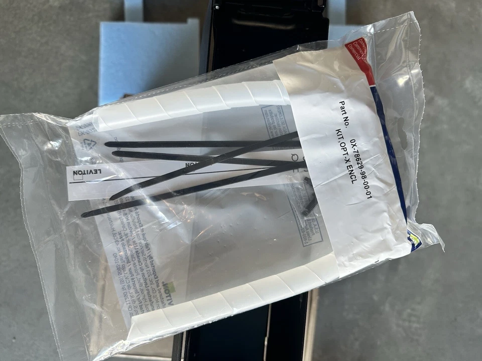 Leviton 5R2UM-F06The OPT-X 1000i SDX Rack-Mount Enclosure - Image 3 of 4