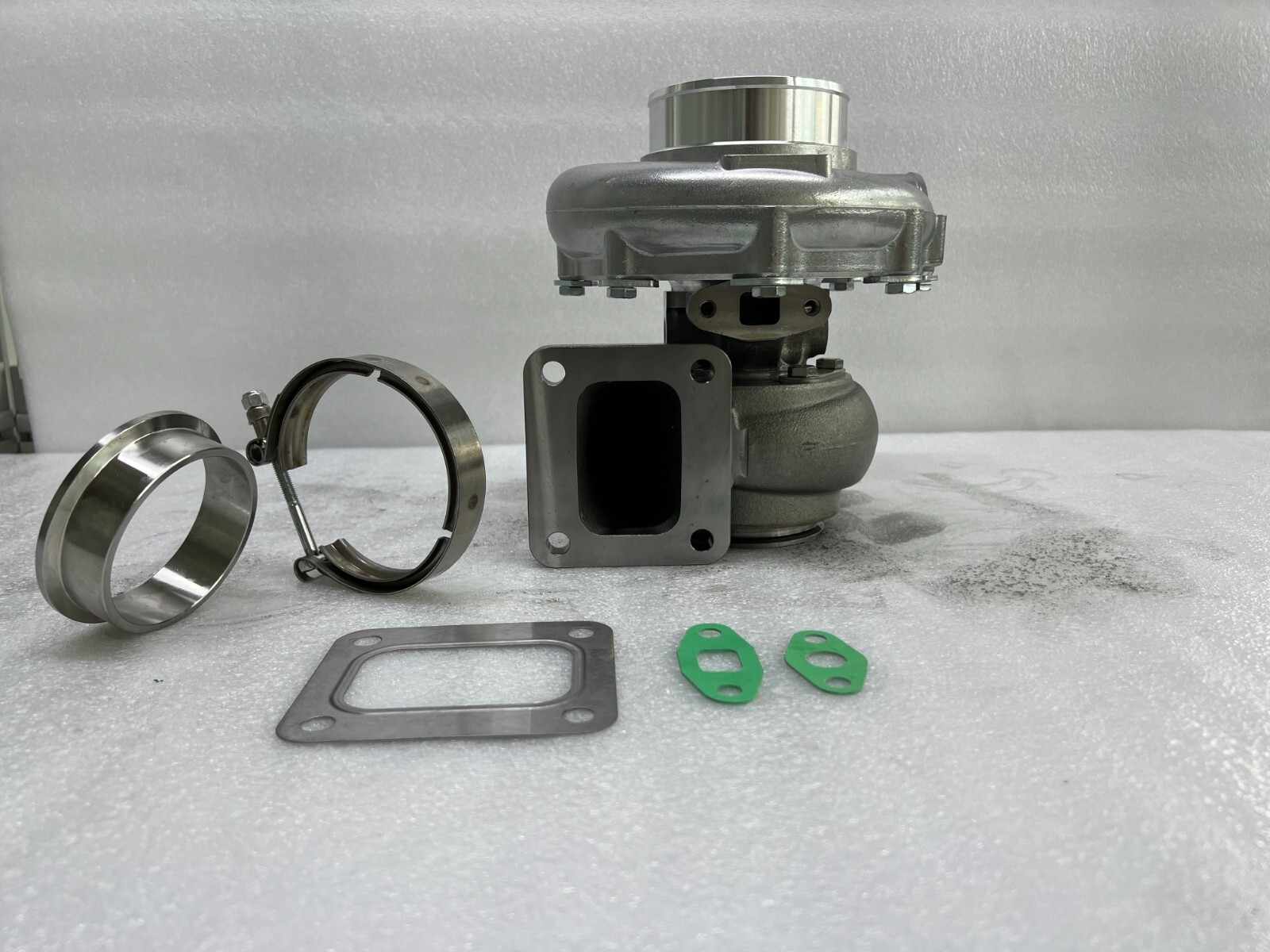 T76 T4 flange .96 A/R V-band turbine .80 A/R compressor Turbocharger water&oil