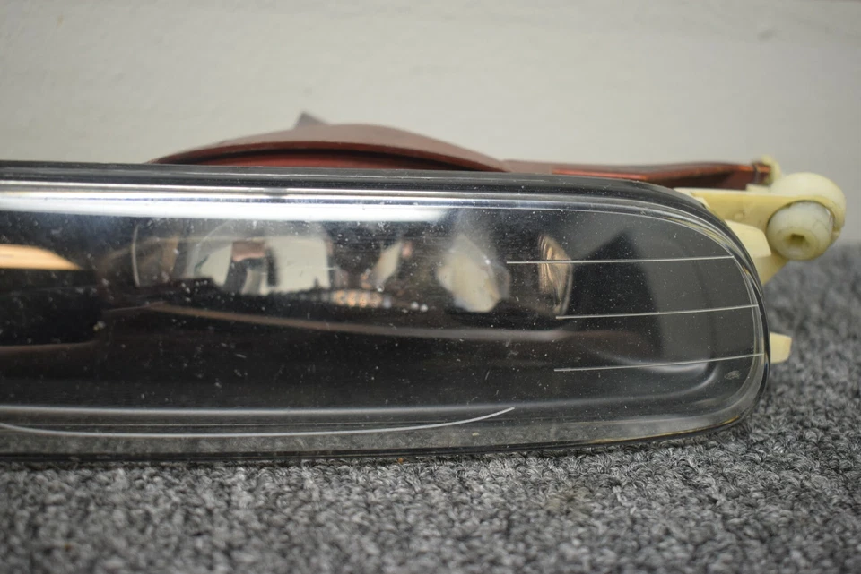 2001-2005 BMW 330I RIGHT SIDE FOG LIGHT FACTORY OEM - Image 3 of 4