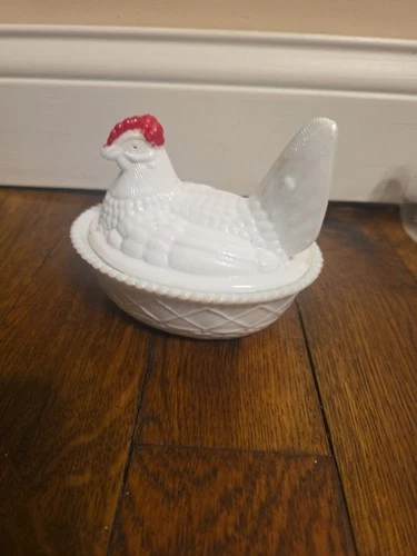 Vintage Westmoreland White Milk Glass Hen On Nest 5.5"