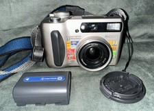 Sony Cybershot 3.3 Digital MPEG Movie EX Camera DSC S75 w/Lens Cover And Battery
