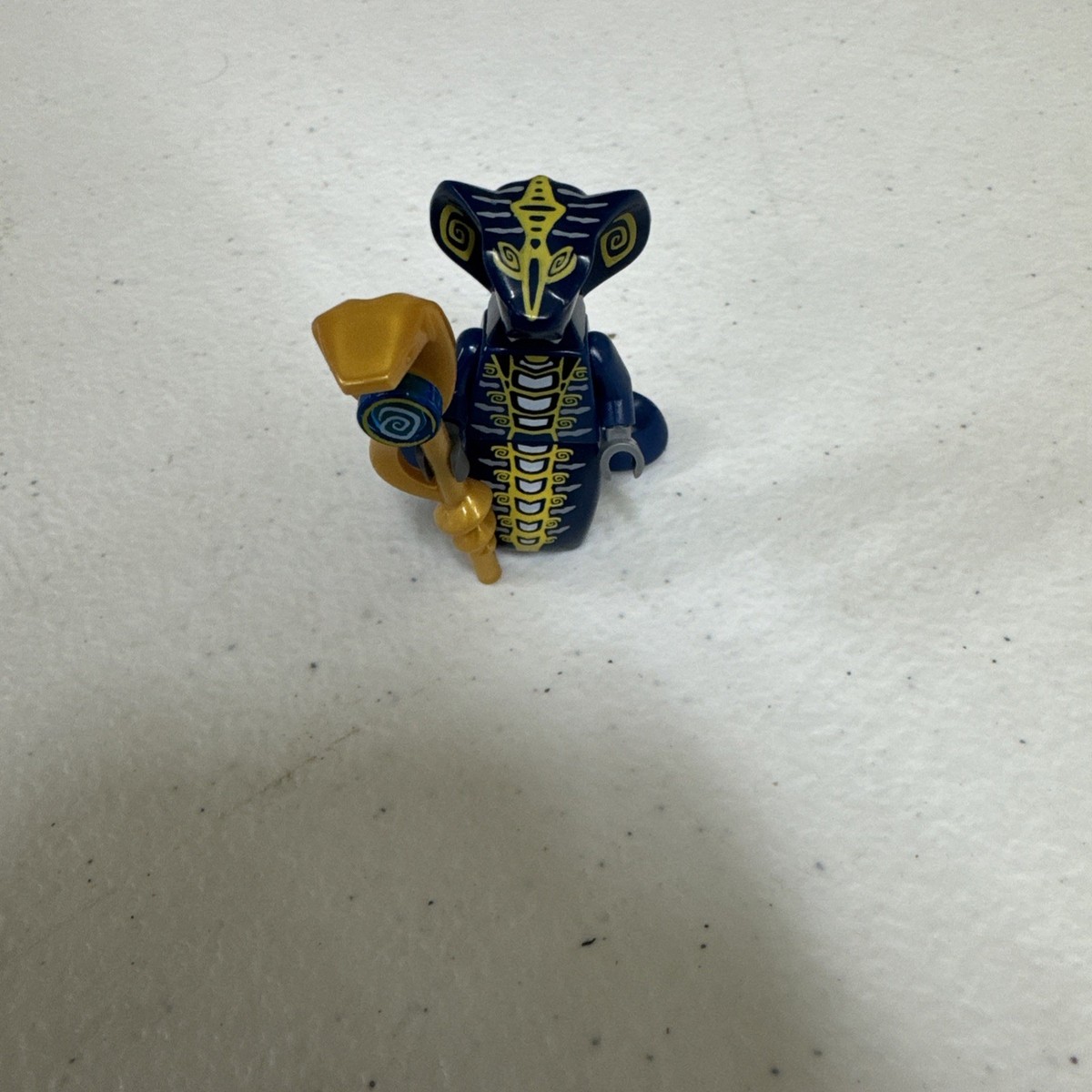 Lego Ninjago Skales Minifigure with Serpent staff (njo040)