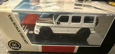 Para 64 1:64 Mercedes-AMG G 63 LBWK Liberty Walk 2013 White Diecast Car