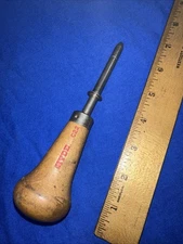VINTAGE HYDE TOOLS BRAD DRIVER FOR SMALL FINISHING NAILS USED C22