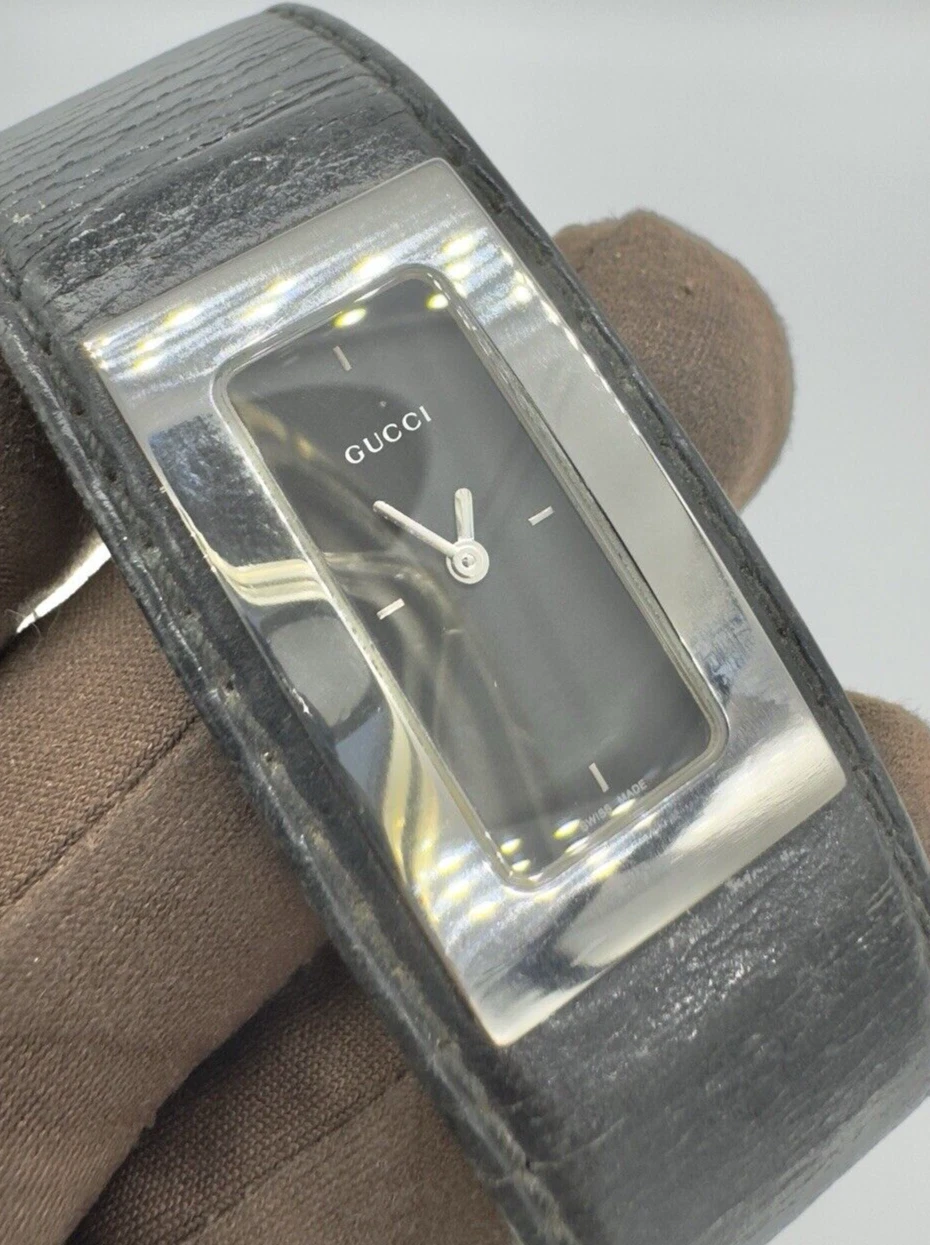 Authentique montre bracelet Gucci 7800L bracelet cuir noir très bon état