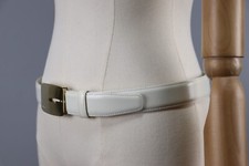 GUCCI GG Vintag 80s Authentic White Leather G Gold Buckle Belt Size: 89 cm