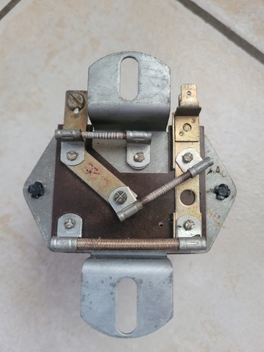 REGULATEUR DUCELLIER 8373 PEUGEOT 104 204 304 BAGHEERA RANCHO Simca 1000 1200 - Imagen 2 de 3