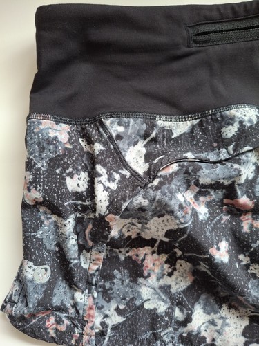 Lululemon Run Times II Shorts Größe 2 schwarz Blumenmuster bunt 4 Zoll Activewear - Bild 2 von 9