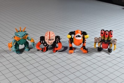 Vintage 90s Z-Bots Series Mini Action Figure Toy Galoob Micro Machines Lot of 4