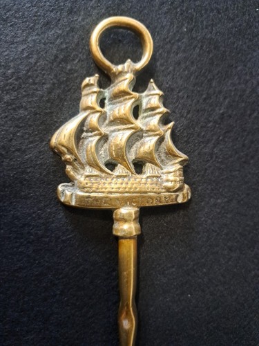 OLD SHIP DESIGN VINTAGE BRASS TOASTING FORK 47cm long - Picture 2 of 5